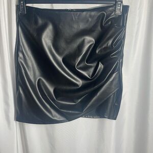 Milumia Women's Size XL Rouched Elegant Black Faux Leather Skirt NWT